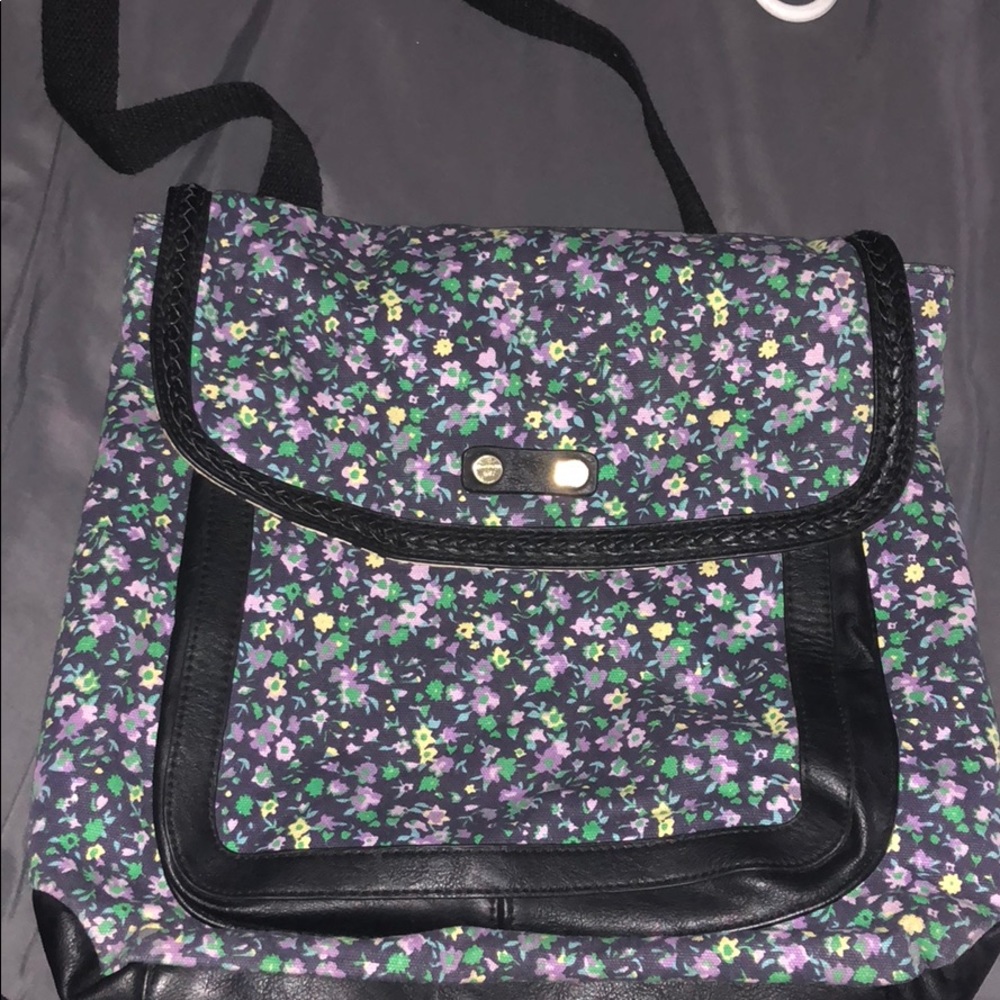 ADORABLE MADDEN GIRL CONVERTIBLE BAG